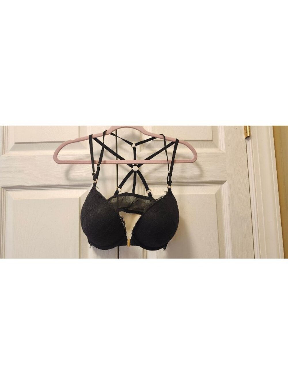 Victorias Secret Bombshell Plunge Black Lace Strappy Back Underwire Bra Size 36D